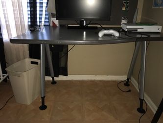 Computer desk with board + furniture