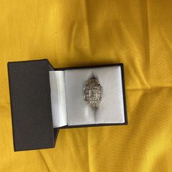 14k 9.6 Grams Cluster Diamond Ring