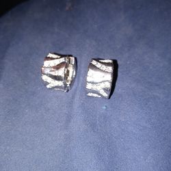Silver And Diamonds Ear Rings