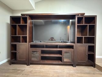 RC Willy entertainment center