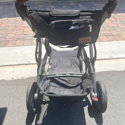UPPAbaby Vista V2 Stroller - Greyson (Charcoal Melange/Carbon/Saddle Leather) Bassinet