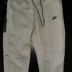 Men's Nike Tech Fleece Jogger Pants Green Mens Large NEW WITH TAGS