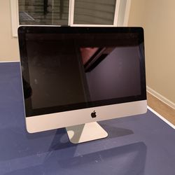 Apple iMac Desktop Computer And Monitor All In One