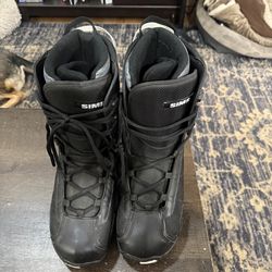 Sims Omen Men size 11.