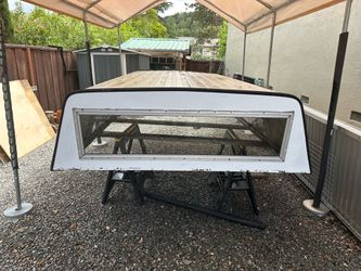 Camper shell