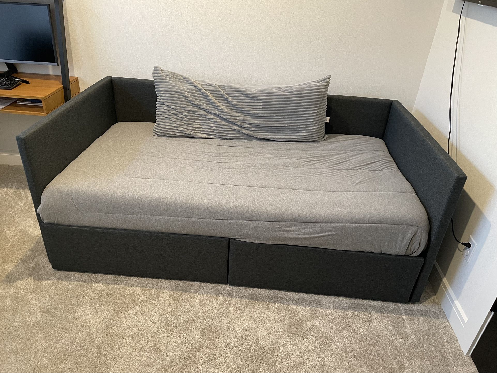 Twin Upholstered Daybed