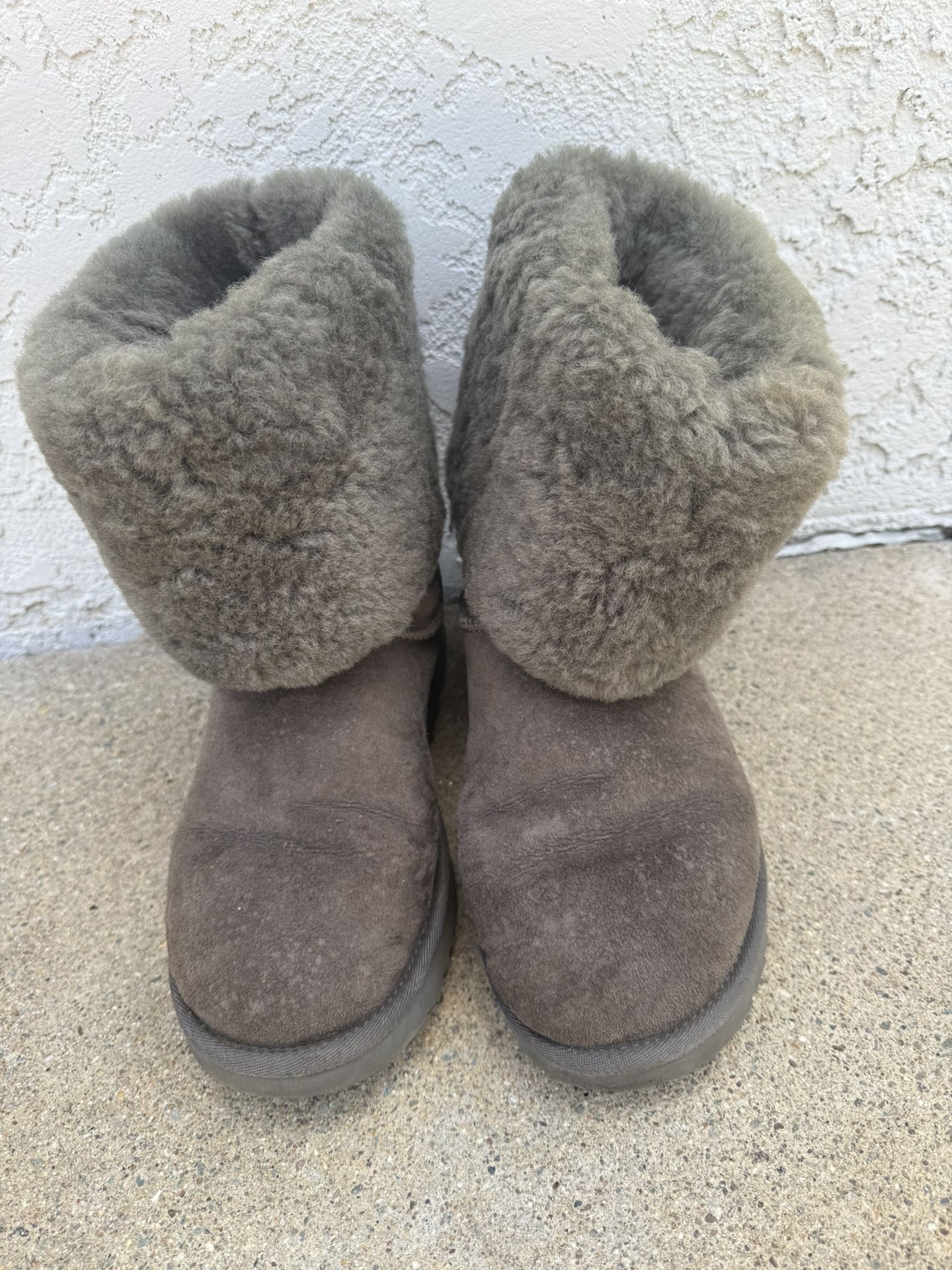 Women’s Ugg Boots - Size 9 Grey
