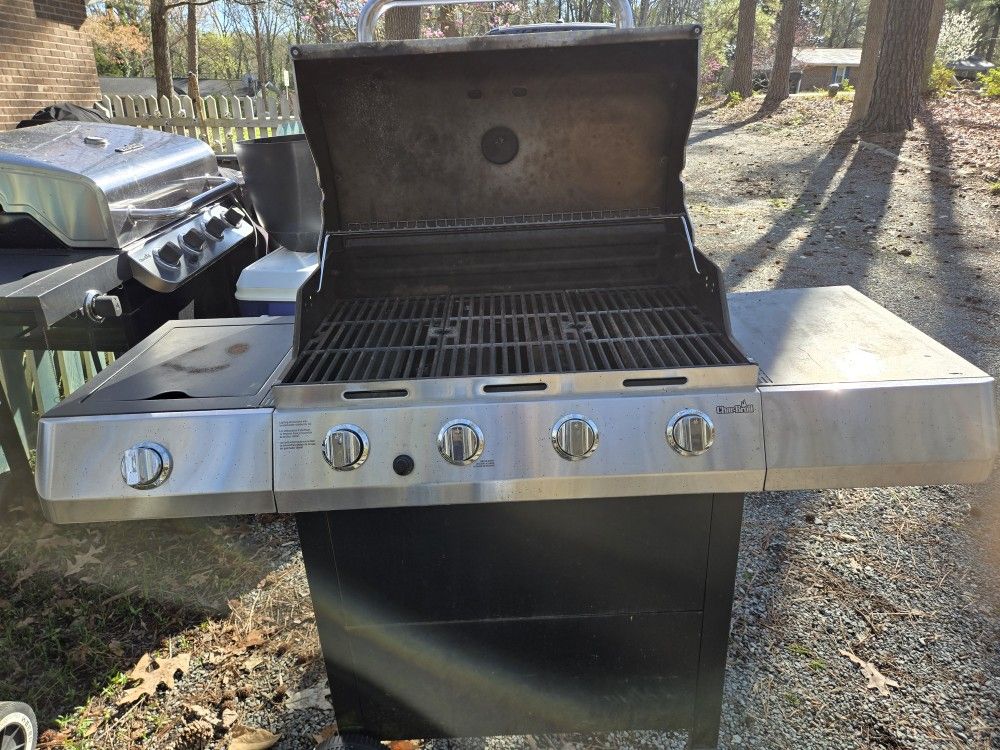 Char Broil 4 burner bbq grill w/side burner