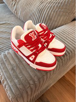LV TRAINERS (SIZE 10)