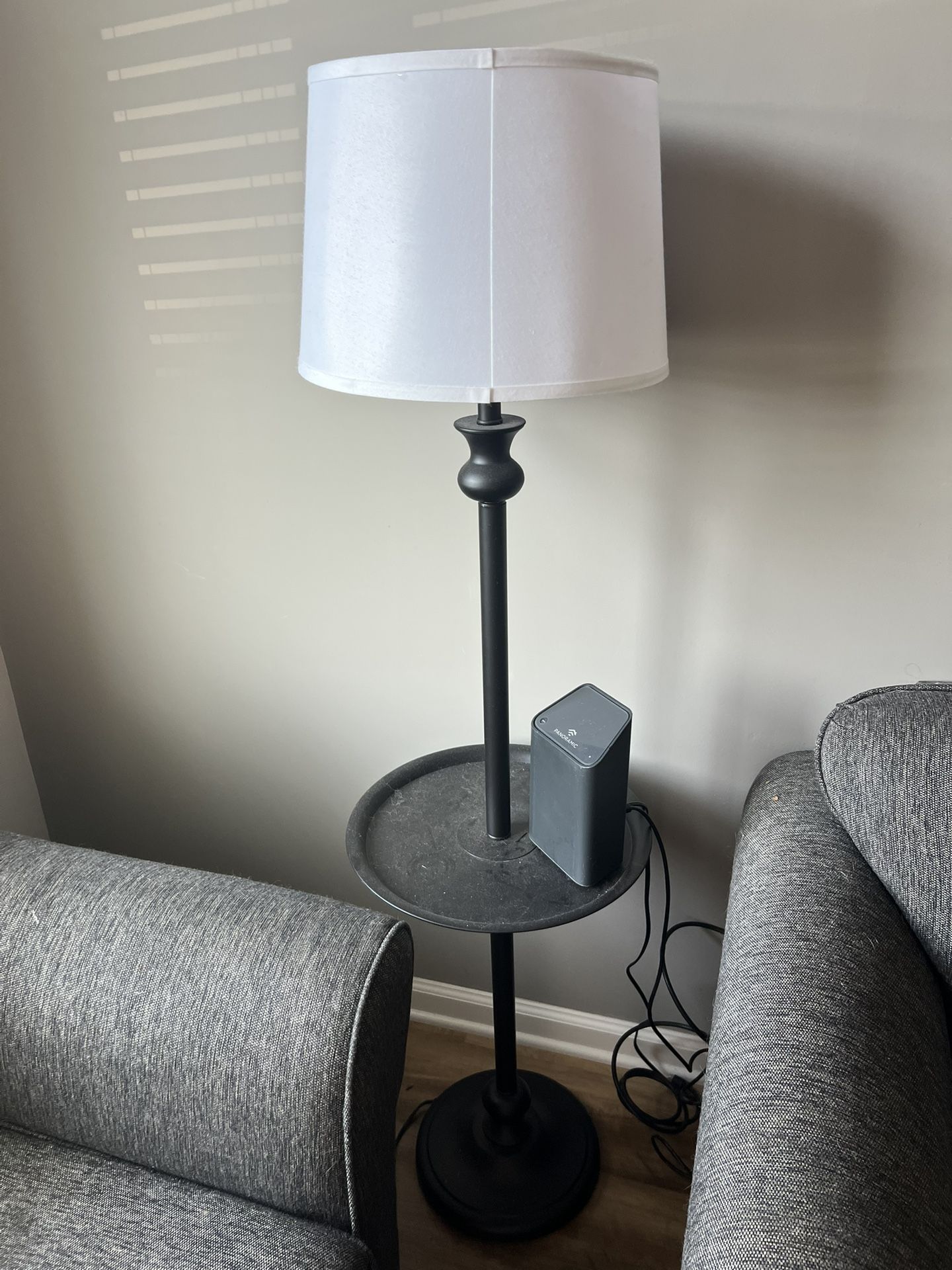 Stylish Floor Lamp with Built-In Tray - Great Condition!