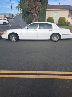 Lincoln town car