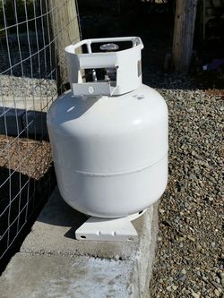 Horizontal propane tank