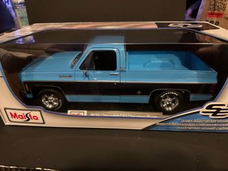 Diecast 1974 Chevy C10 Short Bed Scale 1:18 NIB