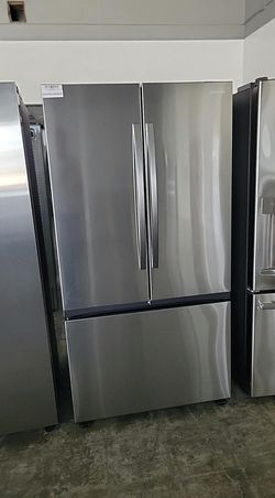Samsung French Door Fridge – Stainless, Ice Maker, Clean
