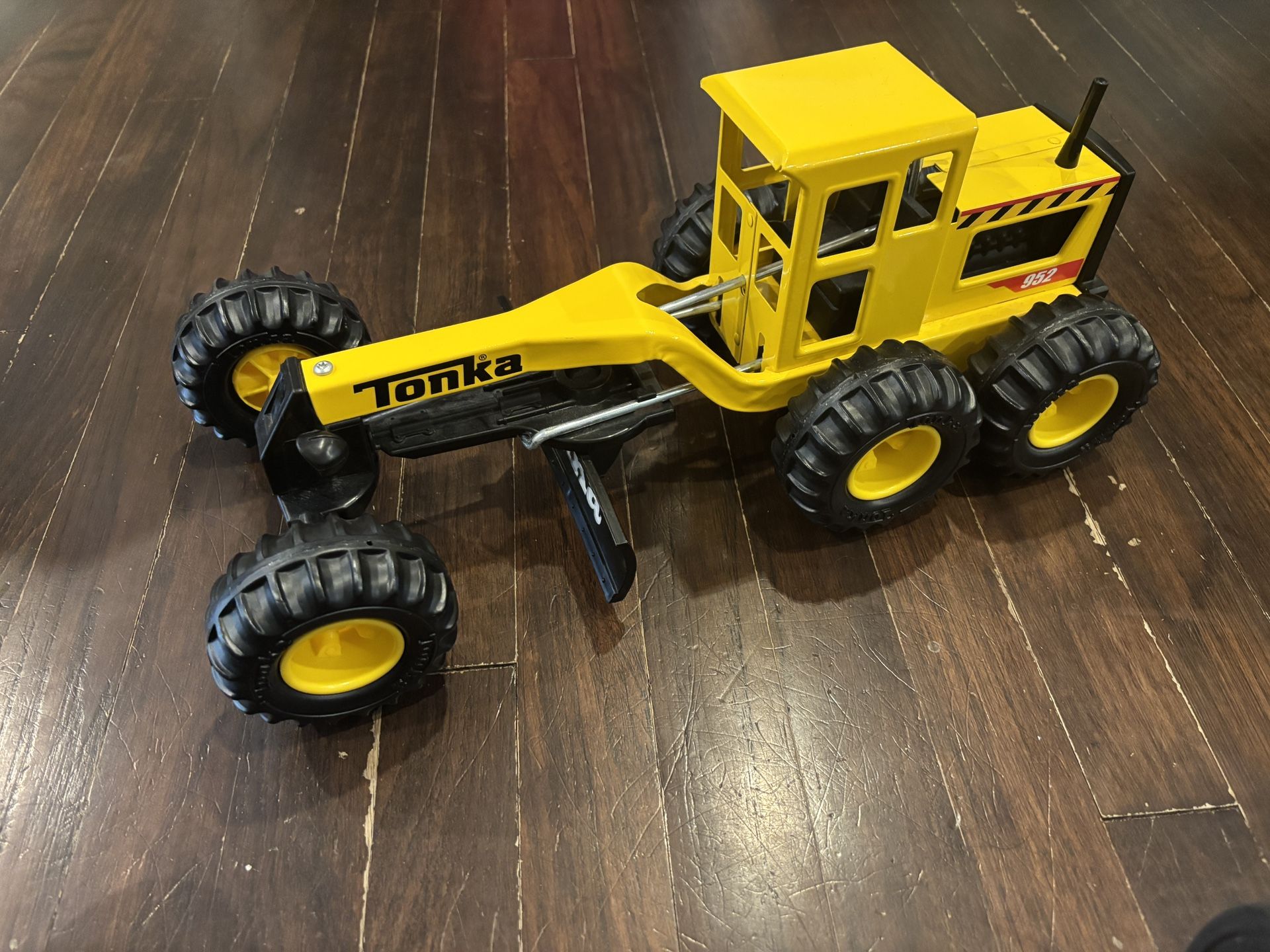 2021 Tonka Road Grader
