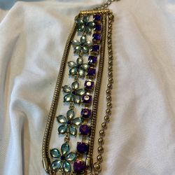  vintage-style lace bracelet