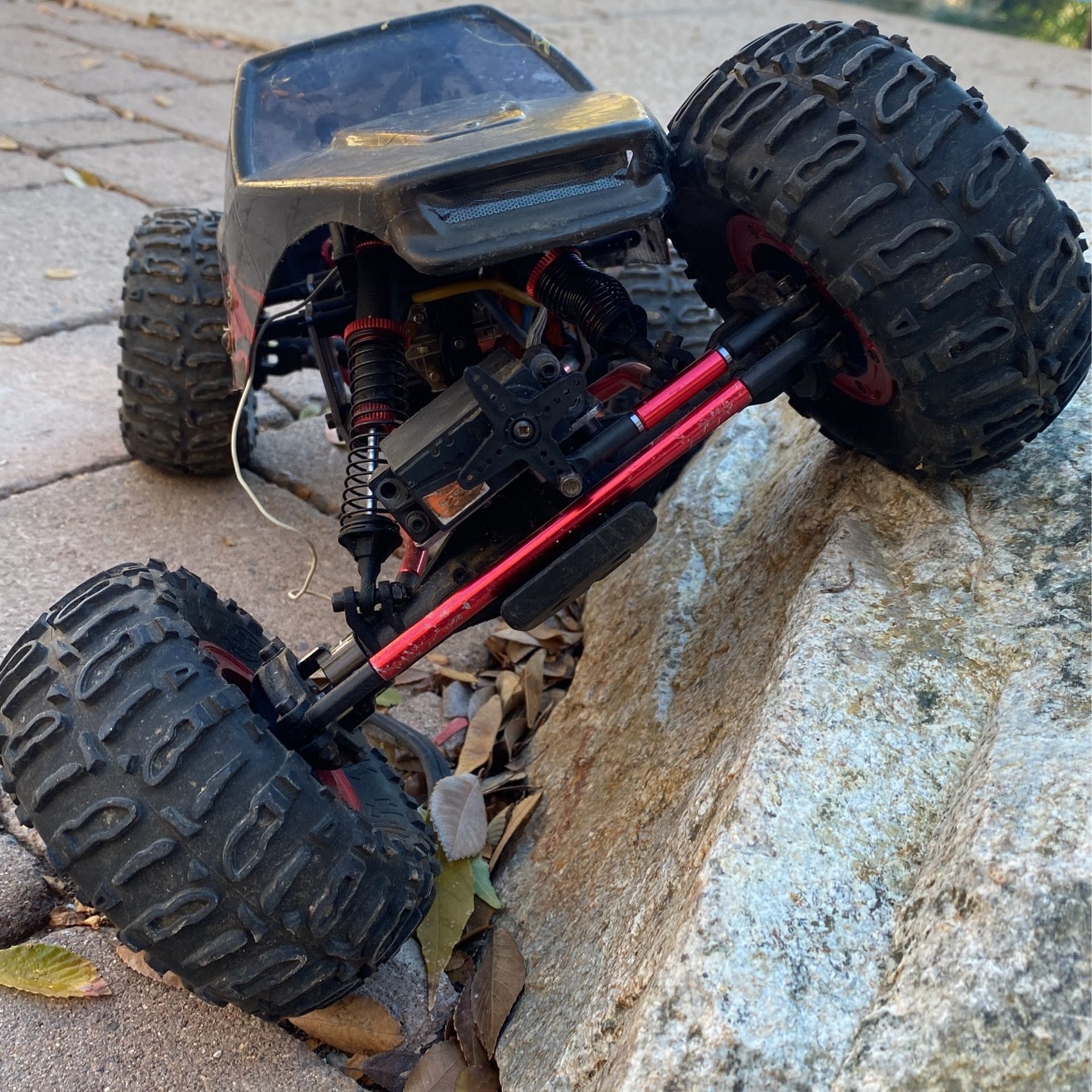 Venom Creeper Crawler RC Truck