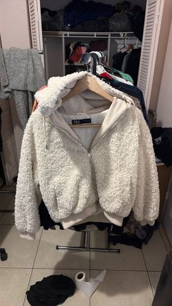 Zara men’s fuzzy zip hoodie
