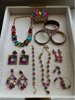 Bulk Lot of jewelry over 370pcs.
