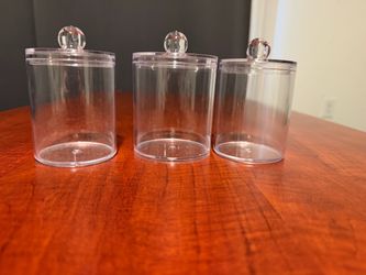 Bathroom plastic containers with lids