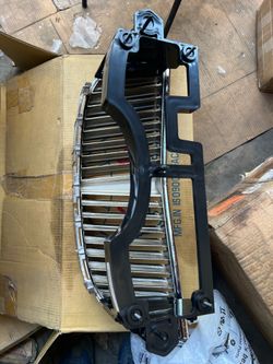 front grille assembly designed specifically for the 1(contact info removed) Lincoln Town Car