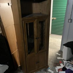 Two cabinets $ 35 each