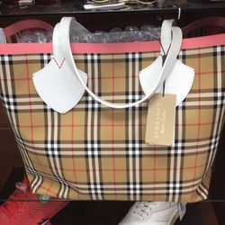 Burberry “The Giant Reversible” Tote Bag AMQ