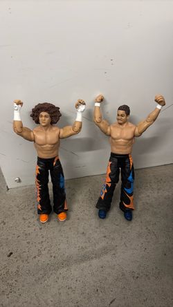 Wwe  2010 Mattel tag team carlito and primo action figures
