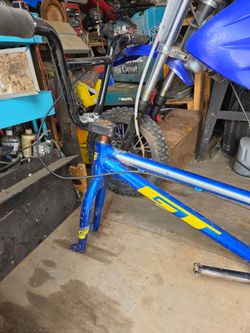 Gt bmx frame and cranks