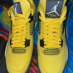 Jordan 4 Lighting Size 8 Men