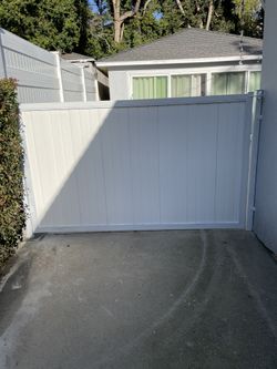 Gate