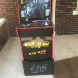 Pacman Plus Arcade 1Up