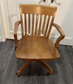 Williams Sonoma Swivel Wood Chair Pick up only