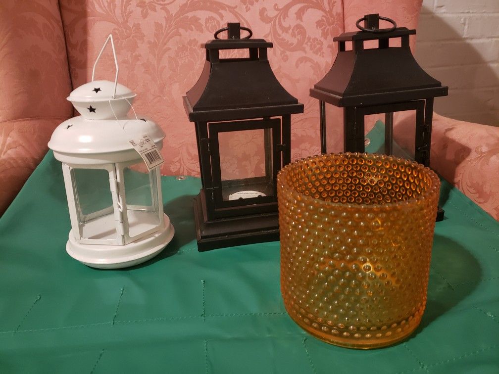 Lot of 4 candle holders lanterns
