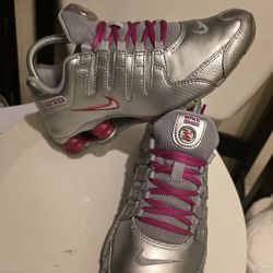 Nike Shox Women's Sz 7.5