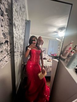 Selling prom dres