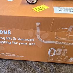 Afloia All-in-One Pet Grooming Kit & Vacuum And Various Items