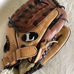 Louisville Slugger 13.5 Inch Softball Glove