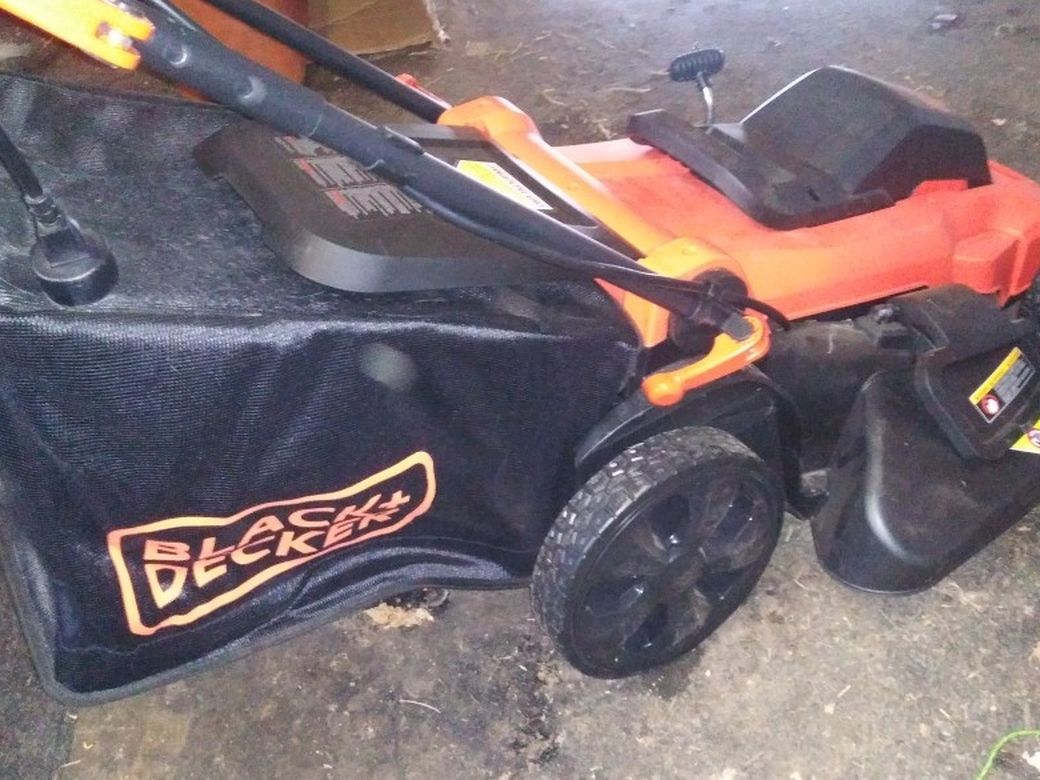 Electric black n Decker Mower..