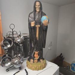 Death Statue Cracked. But Glued