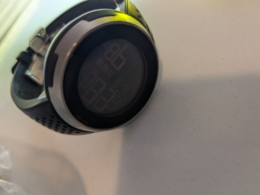 Gucci Digital Watch 