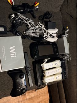 Nintendo Wii U system with lots of stuff 200$ obo