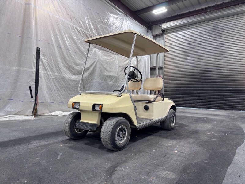 2001 E-Z-GO Club Cart