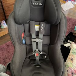 Nuna Rava Car seat In Black - No Accidents Good Until 2033