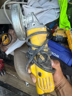 Delwalt Angle Grinder
