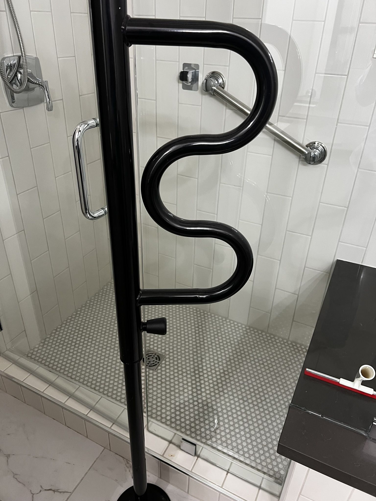 Security Pole Curve Grab Bar For Shower