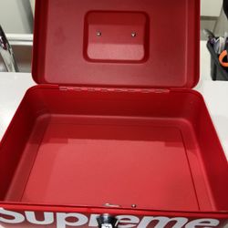 SUPREME (LOCK BOX)  W Key 