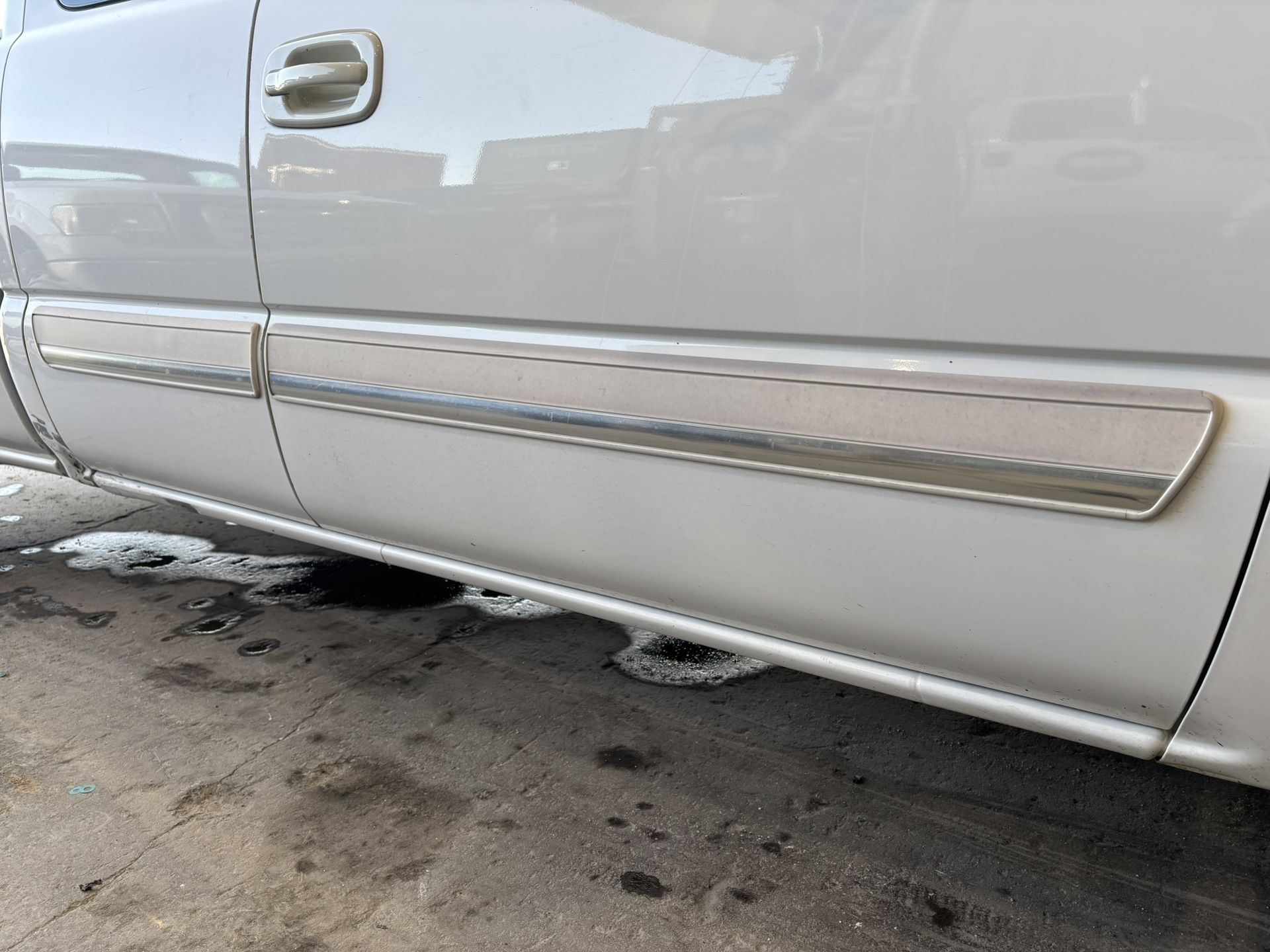 04 Silverado Side Molds Door Bumpers