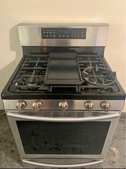 Newly used Samsung gas stove