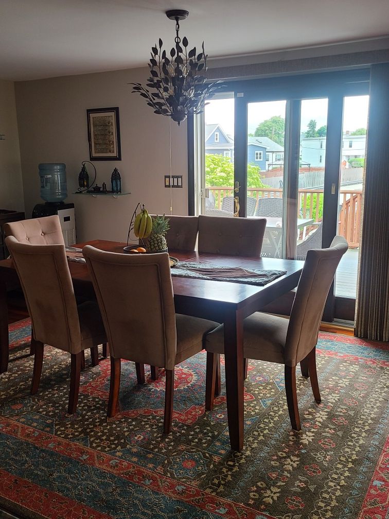 Dining room table and 6 chairs